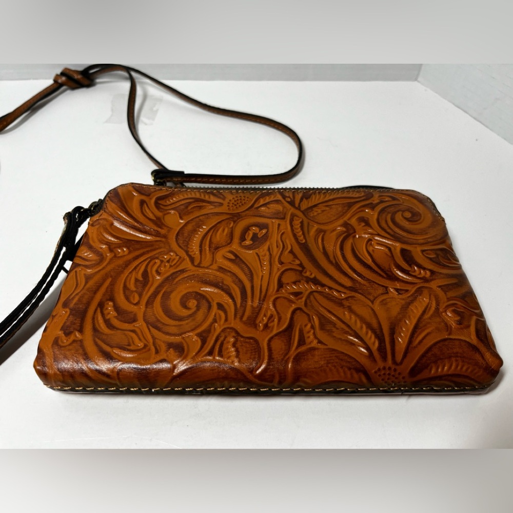 Patricia Nash Melissana crossbody wristlet